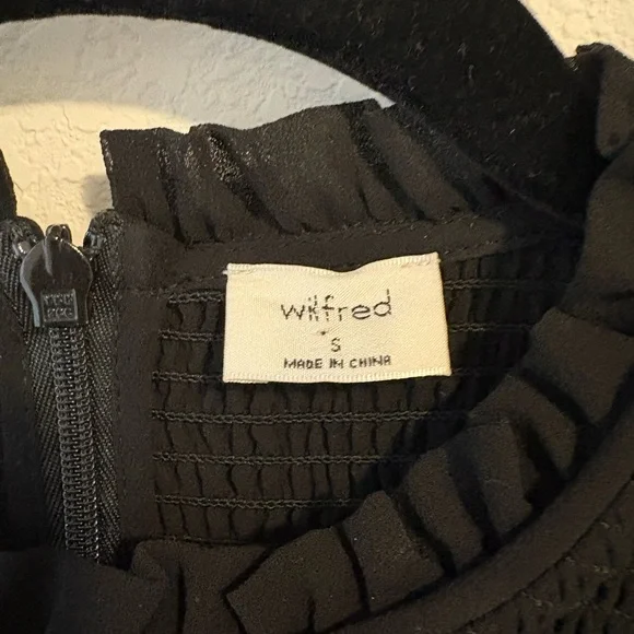 Aritzia Wilfred Tempest Black Sheer Sleeve Blouse - Picture 3 of 4